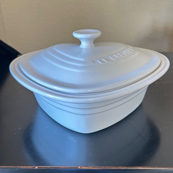 Le Creuset Ramekin D’ Amour Covered Heart Dish. White - Picture 2 of 12